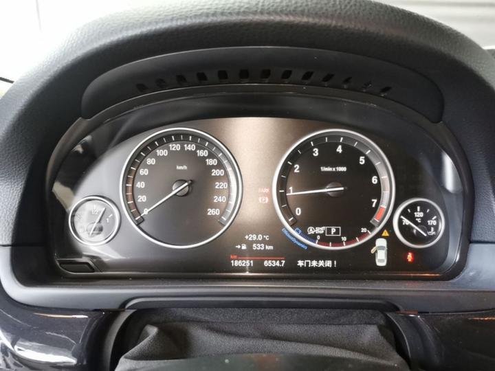 5 Series 2014 520Li photo 7