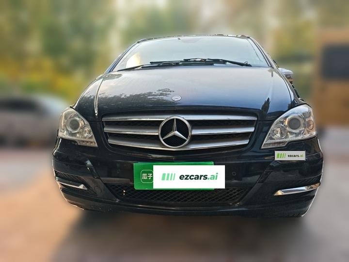 Imported 2011 3.5L 125 Anniversary Edition 7-Seater photo 2