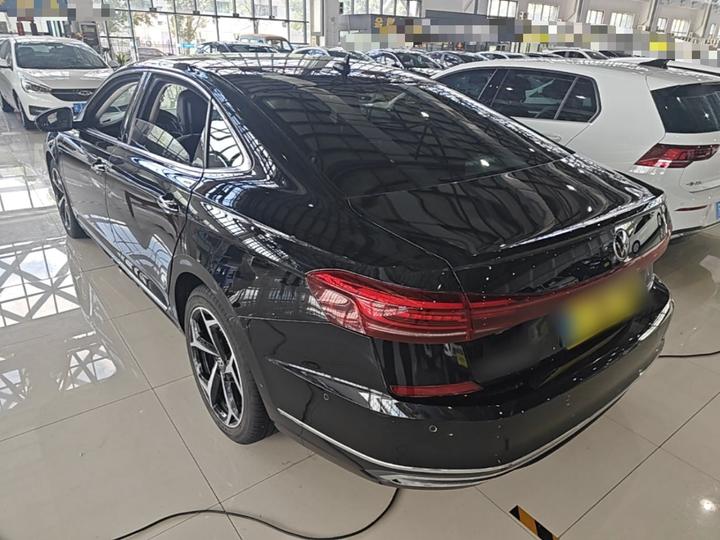 Passat 2023 Facelift 330TSI Luxury photo 4