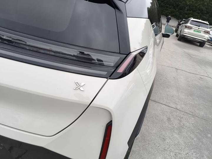 X 2023 RWD YOU 4-Seater photo 7