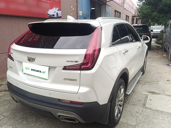 XT4 2018 28T RWD Leading photo 6