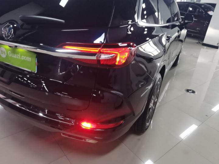 2020 28T AWD Premium photo 7