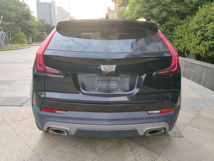 XT4 2018 28T AWD Platinum photo 3