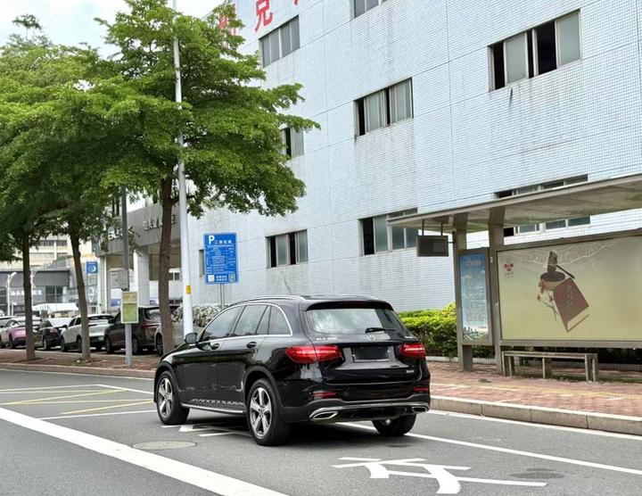 GLC 2017 GLC 300 4MATIC Dynamic photo 4