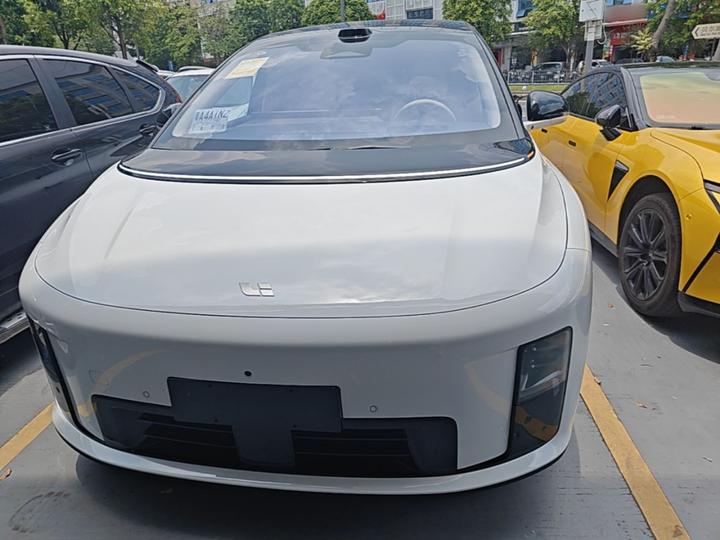 Li Auto i8 2025 Standard photo 2