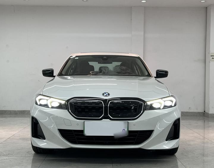 i3 2023 eDrive 40 L M Night Package photo 2