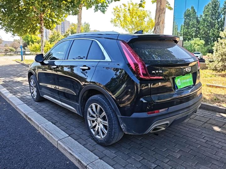 XT4 2020 Facelift 28T RWD Leading photo 4