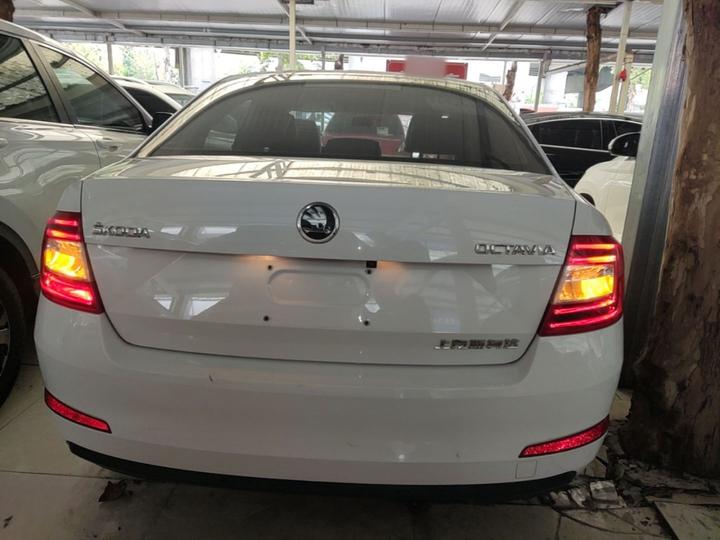 Octavia 2017 1.6L AT photo 3