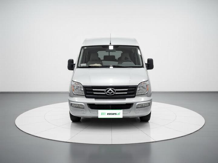 MAXUS V80 2021 2.0T MT Classic 127PS Medium Wheelbase 6/7/8/9-Seater photo 2
