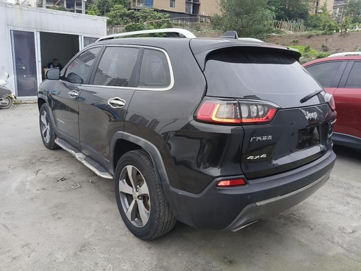 Cherokee 2019 2.0T AWD + AT China V photo 4