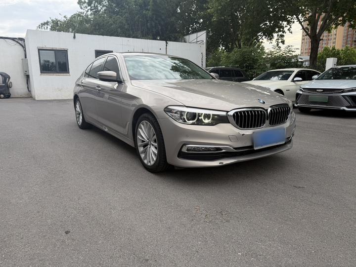 5 Series 2018 525Li Luxury photo 3