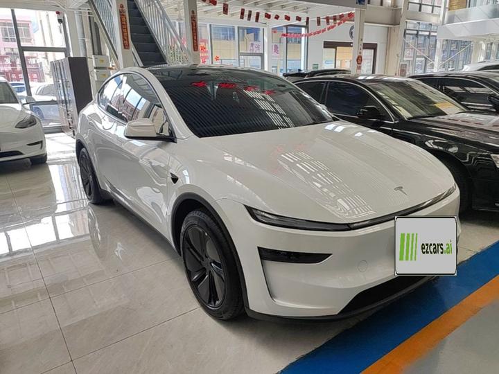 Model Y 2025 RWD photo 3
