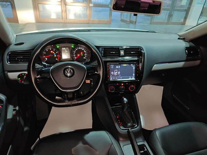 Sagitar 2015 1.6L AT Comfort photo 5