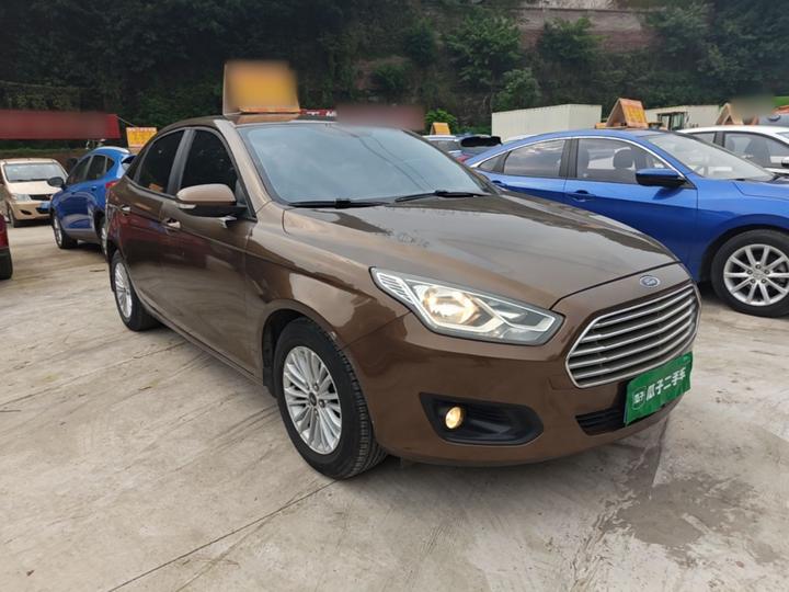 Escort 2015 1.5L MT Comfort photo 3