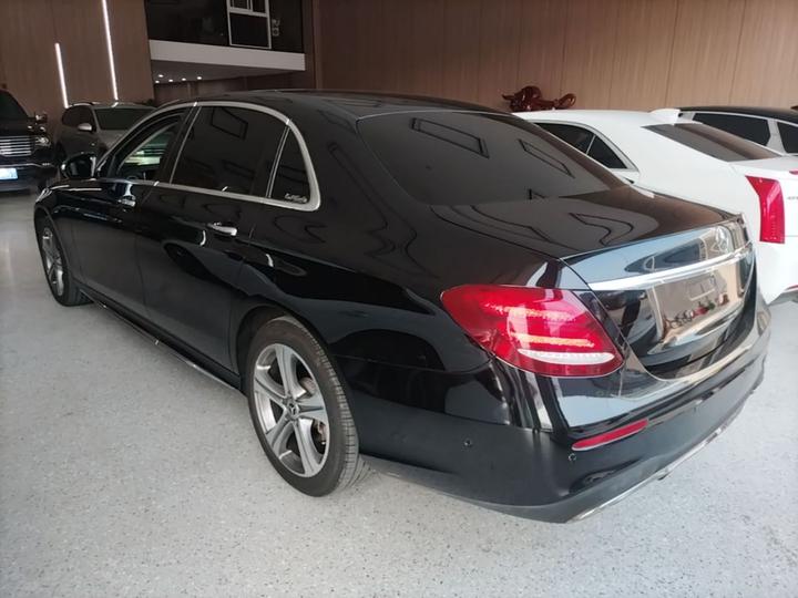 E-Class 2018 Facelift E 200 L Sport photo 4