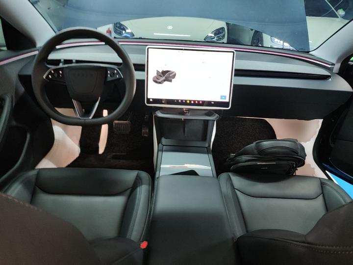Model 3 2023 RWD photo 5