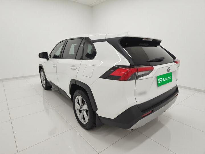 RAV4 2022 Hybrid 2.5L E-CVT RWD Elite photo 4
