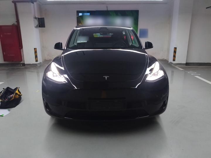 Model Y 2023 RWD photo 2