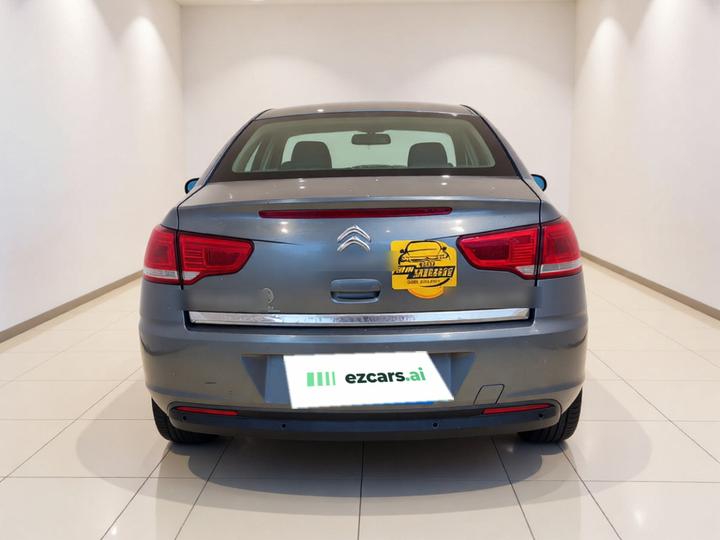 2013 Sedan 1.6L AT photo 5