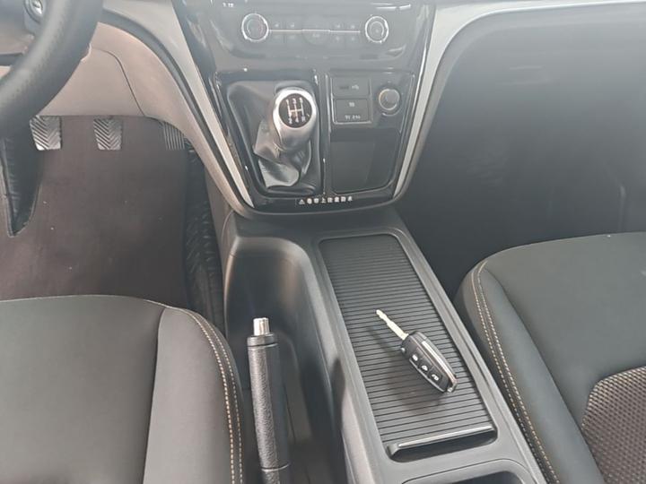 Refine M3 2023 PLUS 1.5T 9-Seater Connected photo 5