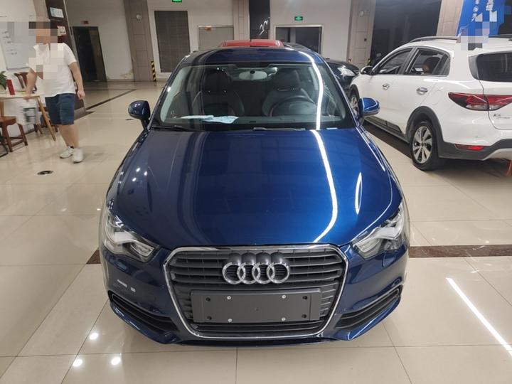 A1 2014 30 TFSI Tech photo 2