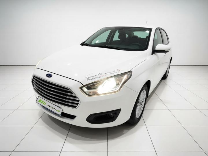 Escort 2015 1.5L AT Comfort