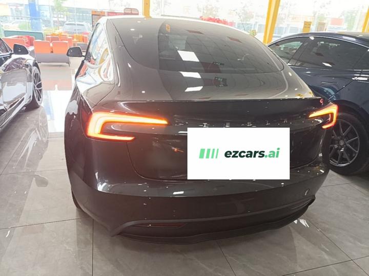 Model 3 2023 RWD photo 3