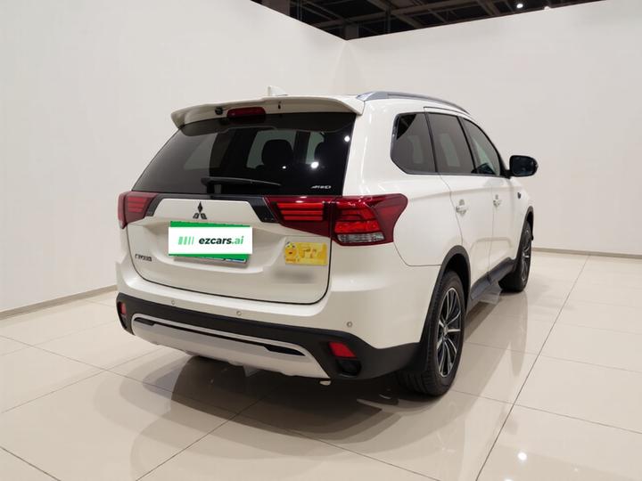 Outlander 2019 2.4L AWD Enjoy 7-Seater China VI photo 6
