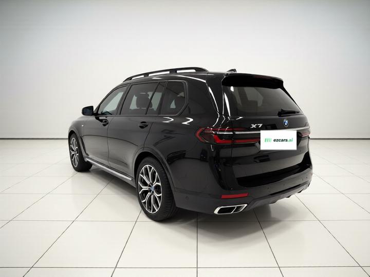 X7 2023 xDrive40i Leading Luxury photo 4