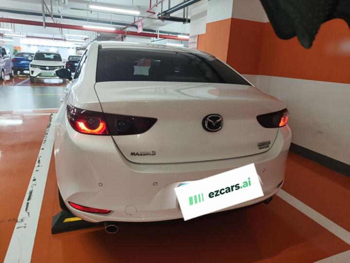 3 Axela 2023 2.0L AT photo 3