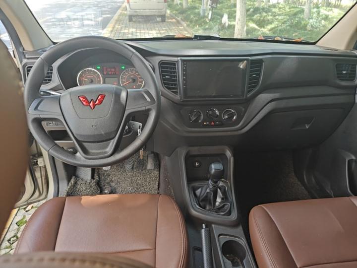 Wuling Hongguang V 2022 1.5L LAR photo 5