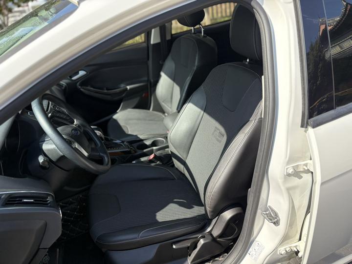 Focus 2012 Hatchback 1.6L AT photo 6