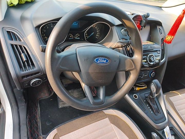 Focus 2017 Hatchback 1.6L AT Comfort photo 3