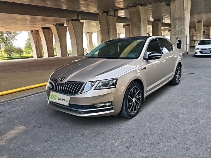 Octavia 2018 TSI280 DSG Luxury