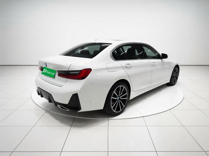 3 Series 2025 325Li M Sport Package photo 4