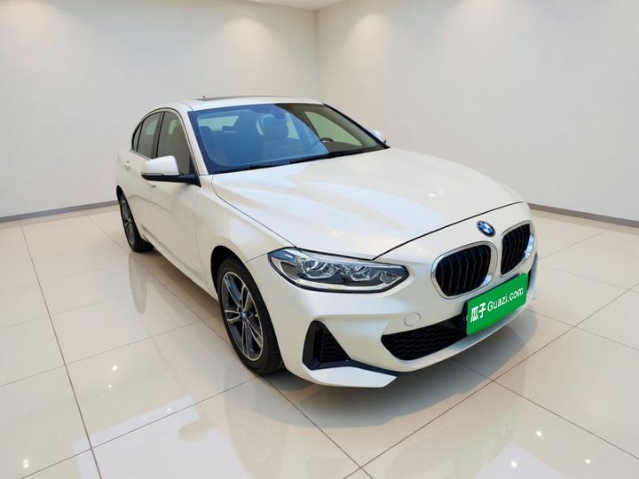 1 Series 2022 120i M Sport photo 3