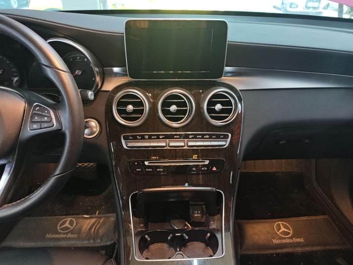 GLC 2019 Facelift GLC 260 L 4MATIC Luxury photo 8