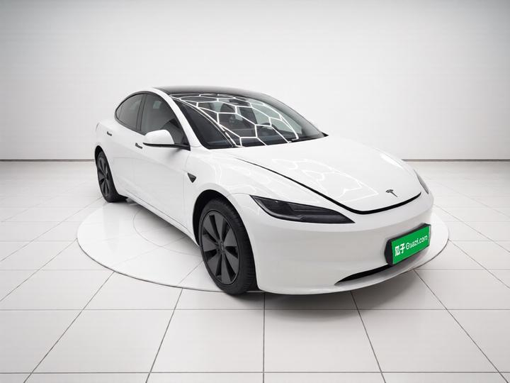 Model 3 2026 RWD photo 3
