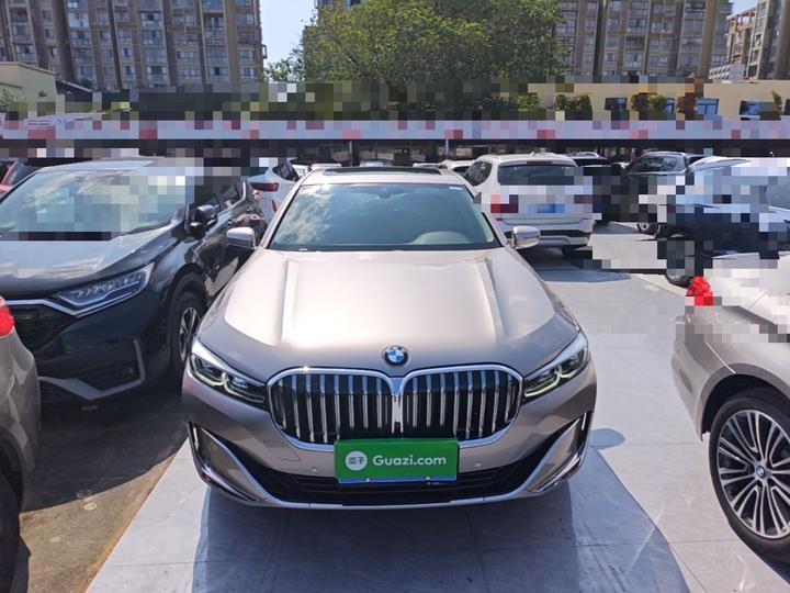 7 Series 2021 730Li Luxury photo 2