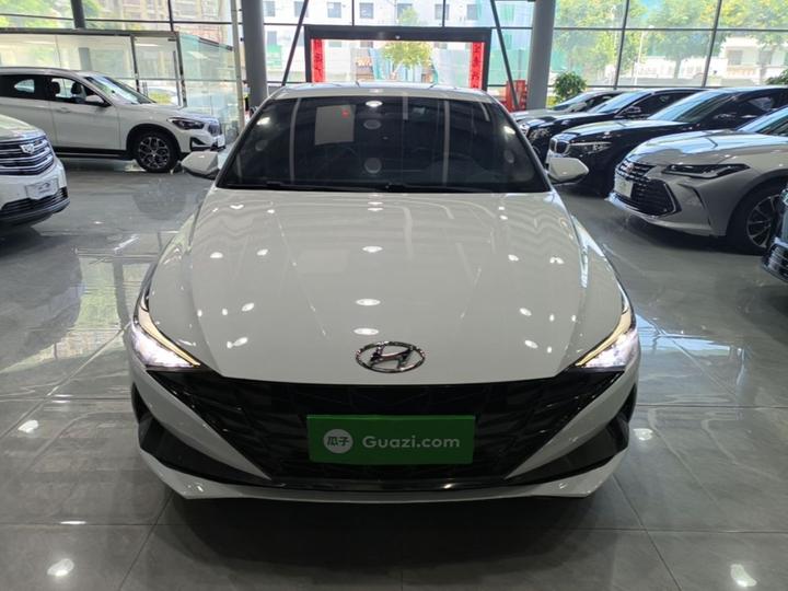 Elantra 2021 240TGDi DCT LUX Premium photo 2