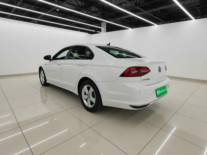 Lamando 2021 230TSI DSG photo 4