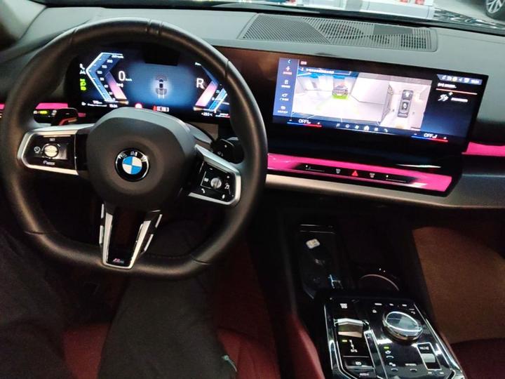 5 Series 2025 530Li Leading M Sport Package photo 2
