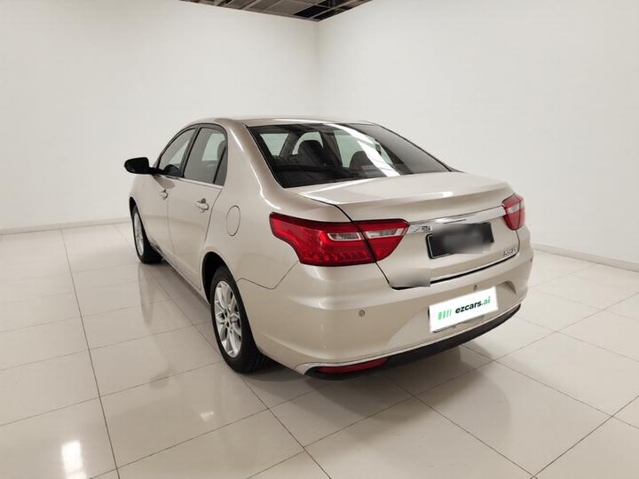 Vision 2018 1.5L MT photo 4