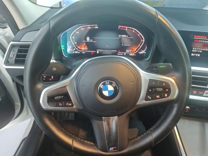 3 Series 2022 320Li M Sport Package photo 6