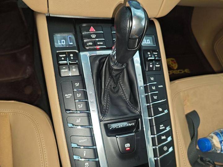 2017 Macan 2.0T photo 5