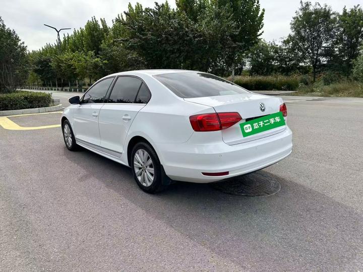 Sagitar 2015 1.6L AT Comfort photo 4