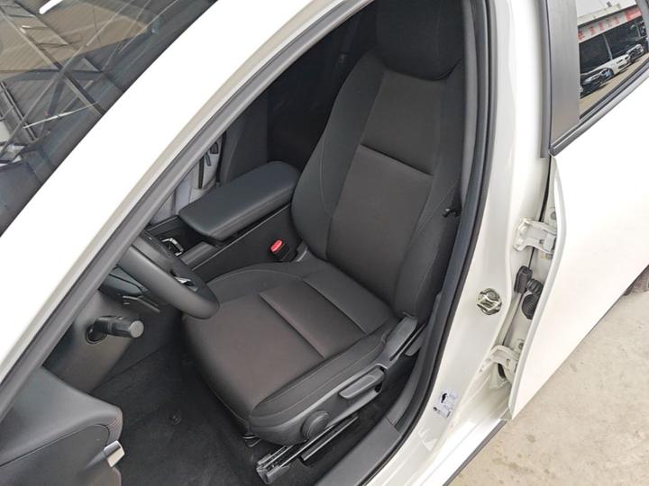 3 Axela 2023 2.0L AT photo 6