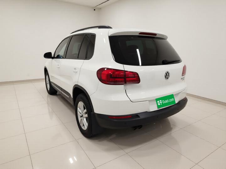 Tiguan 2015 1.8TSI AT RWD photo 4