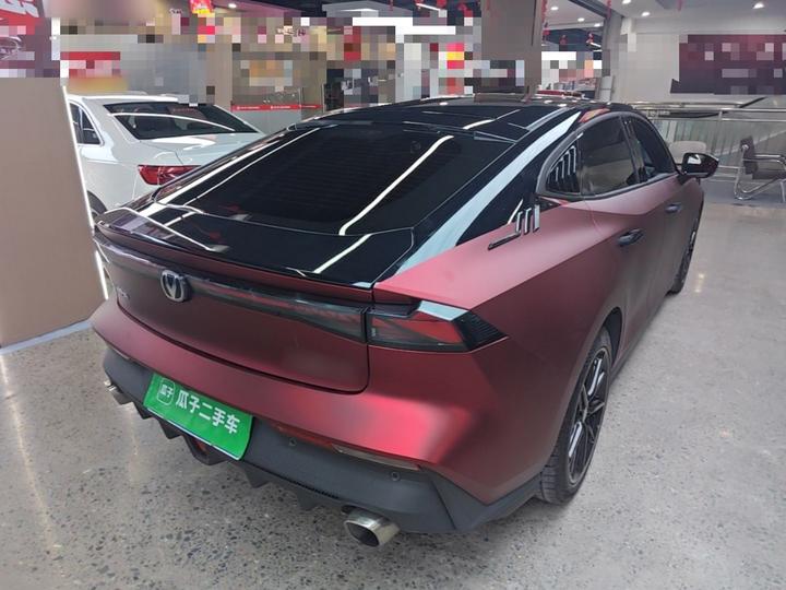 UNI-V 2022 1.5T Premium photo 6