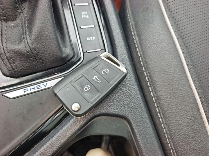 Tiguan L EV 2023 430PHEV PHEV Premium photo 8
